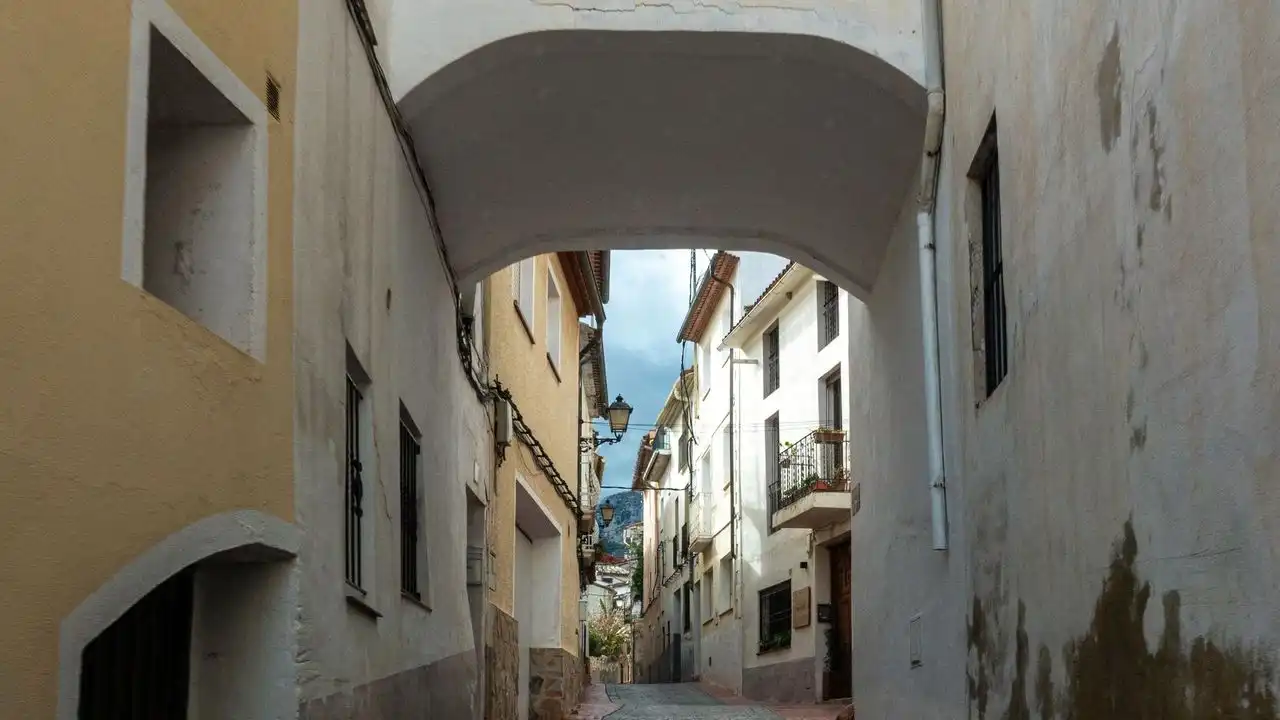 Practical Ways To Immerse Yourself In Catalan From Anywhere